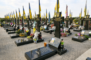 У День пам’яті загиблих захисників України громада вшанували пам'ять воїнів, які загинули в боротьбі за незалежність держави