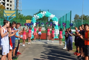 У гімназії «Перспектива» відкрили мультифункціональний майданчик для ігрових видів спорту, бігову доріжку та спортивну залу