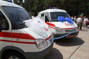 Анатолій Присяжнюк вручив нові автомобілі швидкої допомоги Броварській ЦРЛ