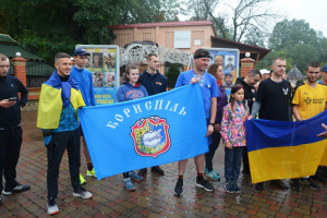 «Шаную воїнів, біжу за героїв України»