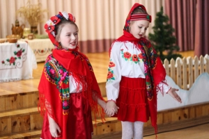Учнівська молодь береже українські народні звичаї та обряди