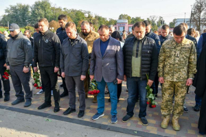 Бориспільська міська територіальна громада доєдналась до Всеукраїнської хвилини мовчання та вшанувала пам'ять всіх, чиє життя нещадно обірвала війна...