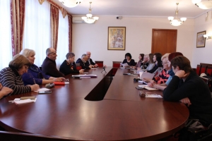 Оновлена громадська рада зібралася на перше засідання