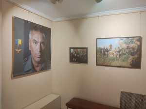 У Бориспільському державному історичному музеї завершилась фотодокументальна виставка пам’яті Героя України Валерія Гудзя