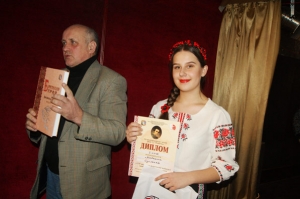 У ТЕАТРІ ЦИТУВАЛИ КОБЗАРЯ: МАСОВО, ЩИРО, ЛІРИЧНО