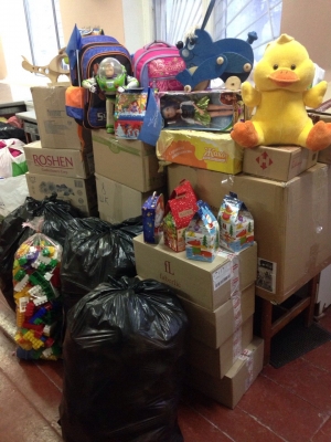 Зібрали подарунки для дітей, що перебувають у зоні АТО