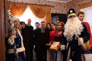 До Дня Святого Миколая привітали вихованців ДБСТ та РУЗТІ «Наш дім»