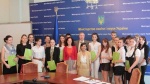 Заступник Міністра освіти і науки України вручив учням міста Києва та Київської області сертифікати Гете-Інституту про успішне проходження пробного тестування з німецької мови