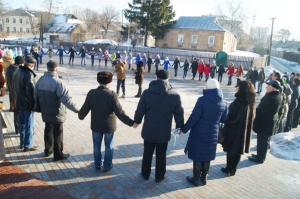 У День Соборності України поклали квіти до пам’ятника Героям Небесної Сотні