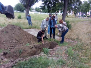 Проведено археологічну розвідку на території НВК «Спеціалізована школа І-ІІІ ступенів – загальноосвітня школа І-ІІІ ступенів» імені Костянтина Могилка