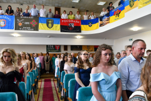 Найкращі з кращих: у Борисполі відзначили випускників, які отримали свідоцтво про здобуття повної загальної середньої освіти з відзнакою