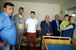 Бориспільська родина отримала допомогу від благодійного фонду «Древляни»