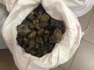 На Київщині викрито шахрайську схему придбання та реалізації незаконно видобутого бурштину
