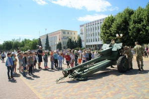 Вихованці літніх  таборів взяли участь у профорієнтаційному заході  з військовими 43 артилерійської бригади Збройних Сил України